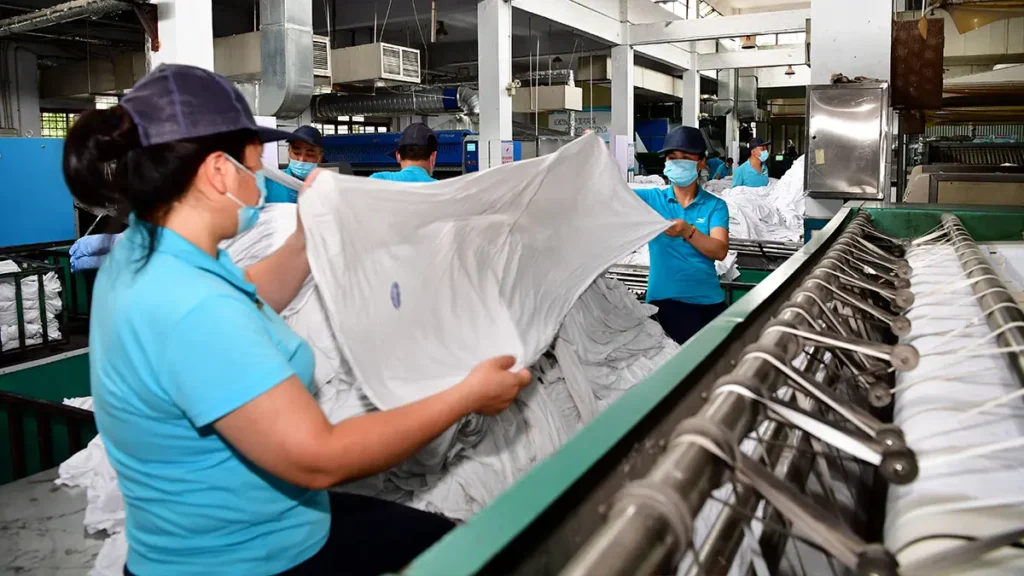 Custom Side Vents and Split Hems: What Apparel Buyers Should Confirm 10152