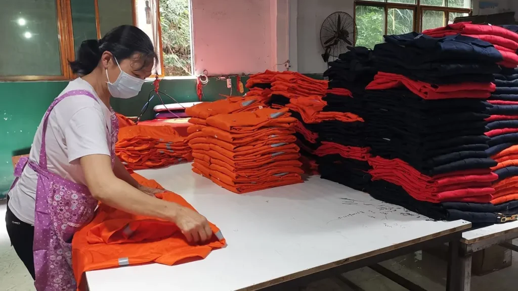 Custom Ribbed Cuffs and Hem Bands: What Buyers Should Confirm Before Production 10163