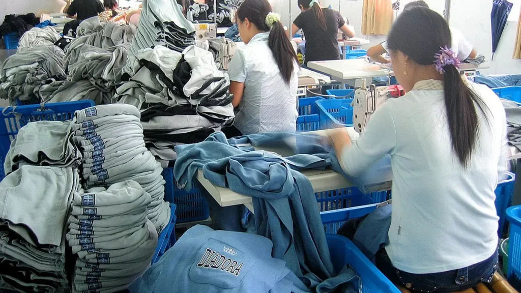 Custom Garment Eyelets and Grommets: What Buyers Should Check Before Production 10171