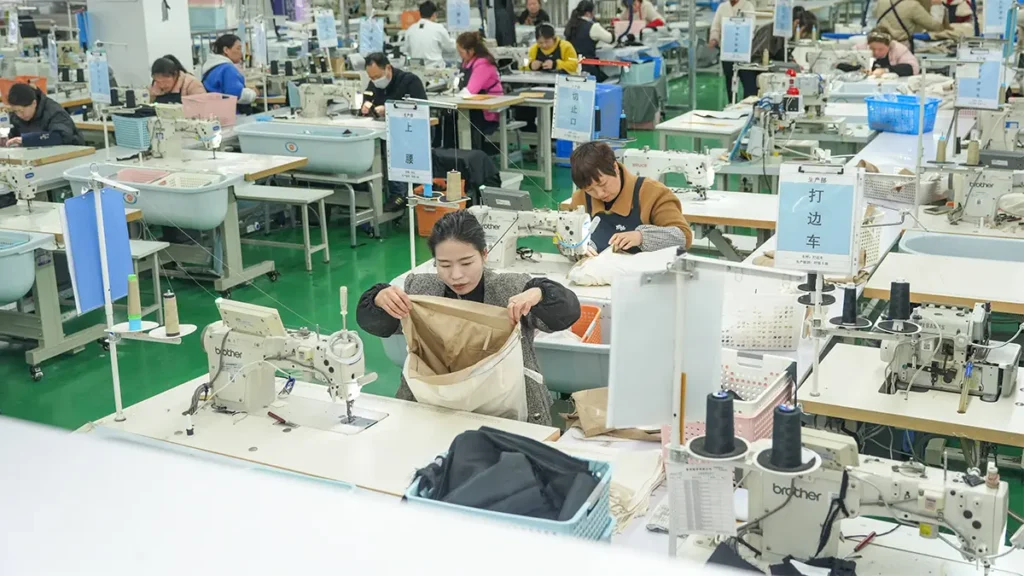Custom Hood Design for Jackets and Sweatshirts: What Buyers Should Confirm 1019