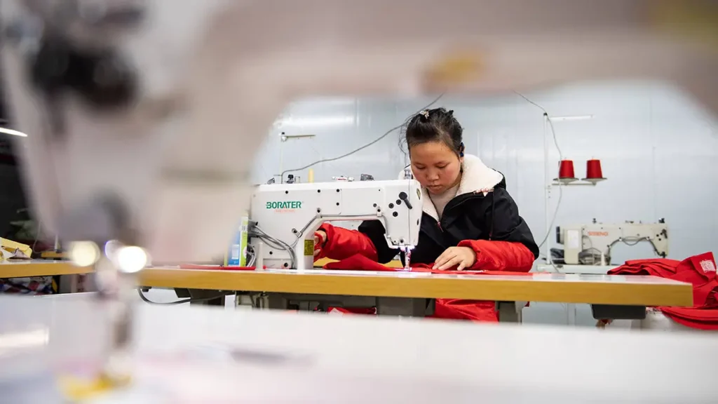 Designing Custom Corporate Apparel for Layering: How Suppliers Coordinate Multiple Garments 1027