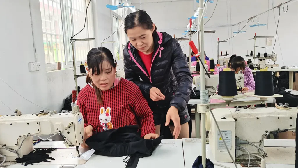 Why Corporate Apparel Suppliers Should Recommend Real-World Wear Trials 10281