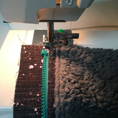Custom Zipper Chin Guards: What Buyers Should Check Before Ordering Jackets dm 20261016162356 001