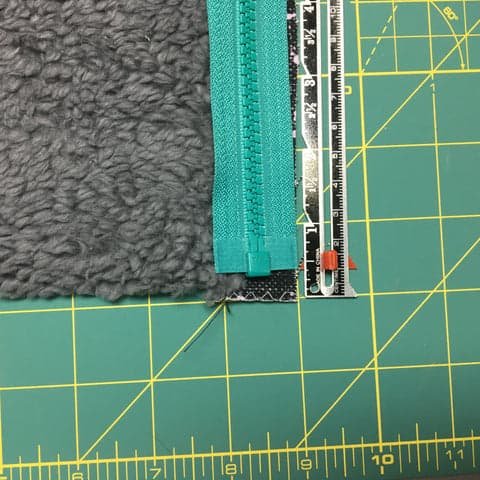 Custom Zipper Chin Guards: What Buyers Should Check Before Ordering Jackets dm 20261016162358 001